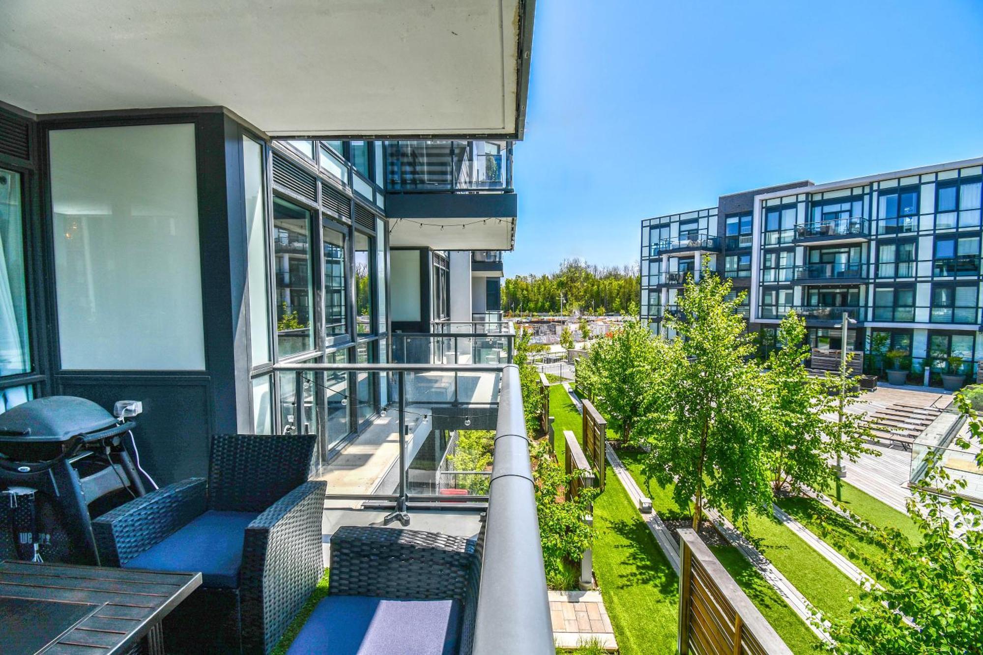 Innisfil Pet Friendly Condos At Friday Harbour מראה חיצוני תמונה