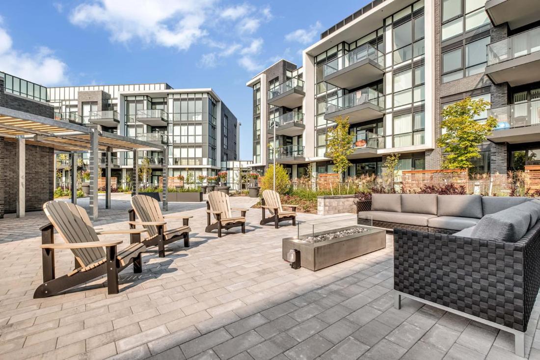Innisfil Pet Friendly Condos At Friday Harbour מראה חיצוני תמונה